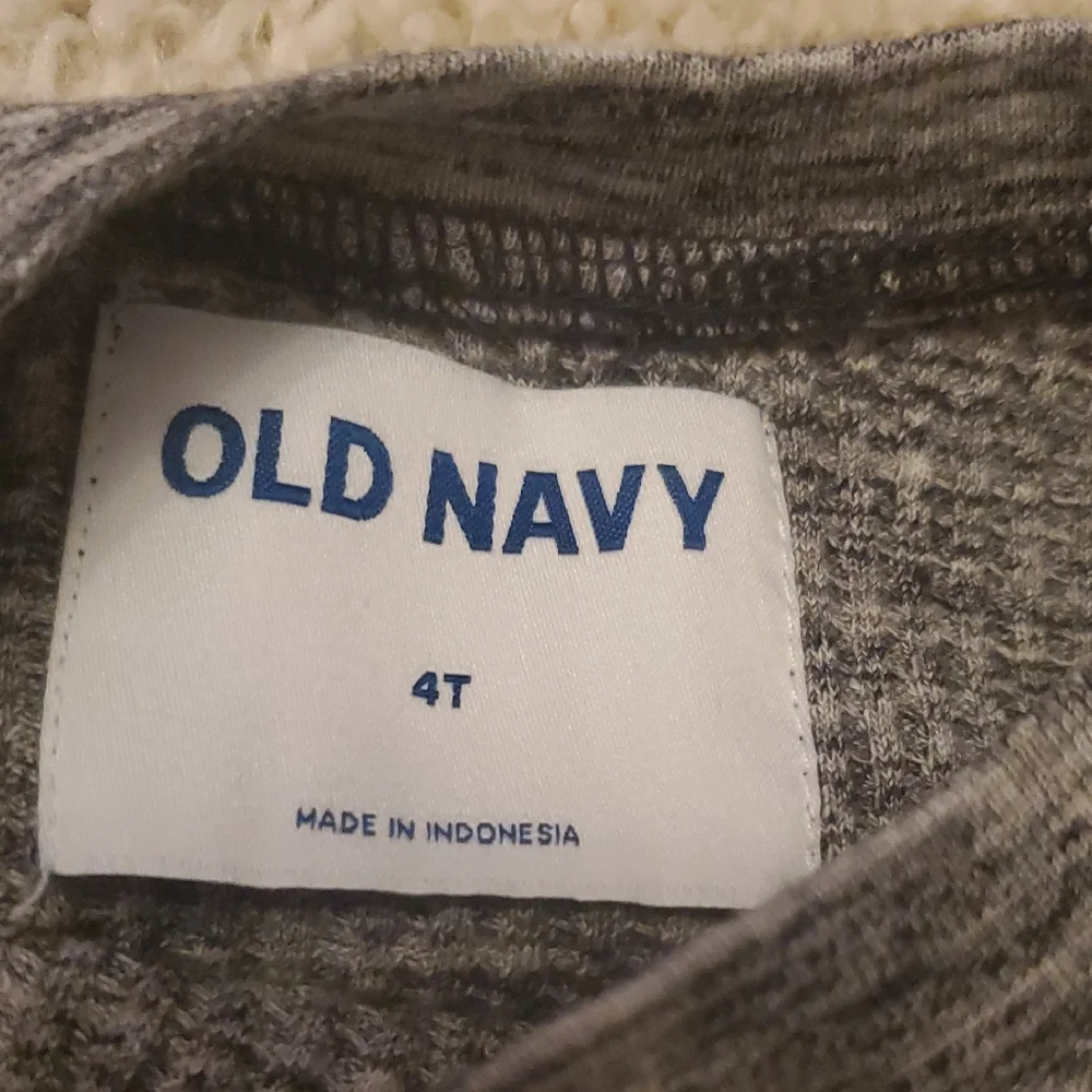 5 For $25 Old Navy Gray Long Sleeve Shirt With‎ Pocket Boys Size 4T